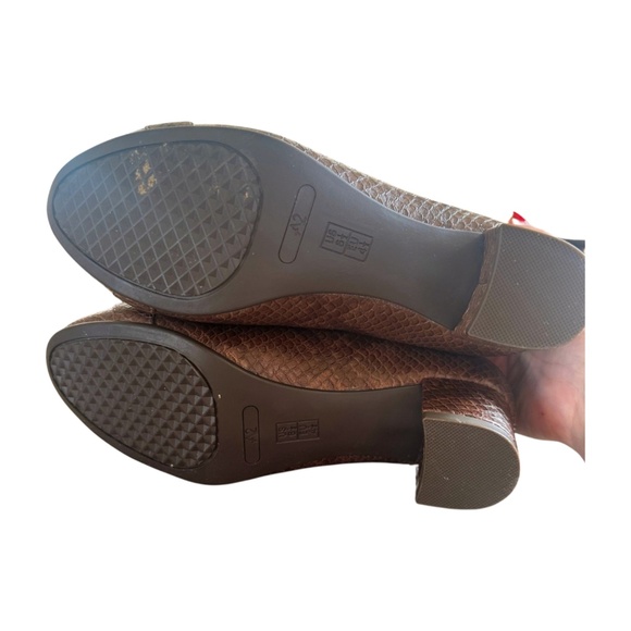 A2 by Aerosoles Heelrest Pump | Size 6.5W - Picture 5 of 5